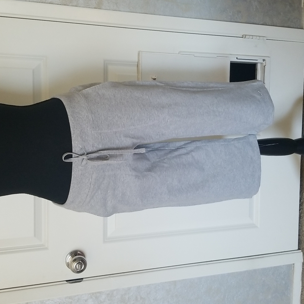 Champion Jersey drawstring size XS clam digger shorts with 16 inch inseam.